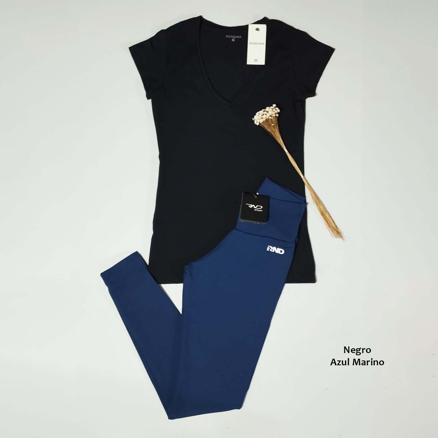 Remera de Algodón Cuello V & Legging de Supplex. Varios Colores