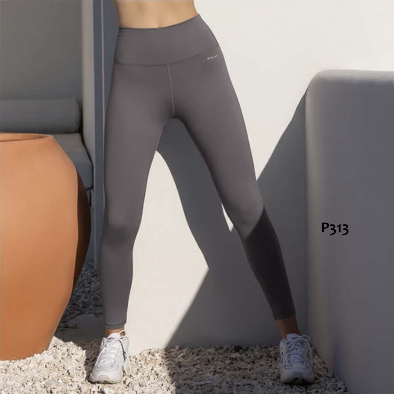 BP - P313 - Legging de supplex con cintura alta. Compresión alta