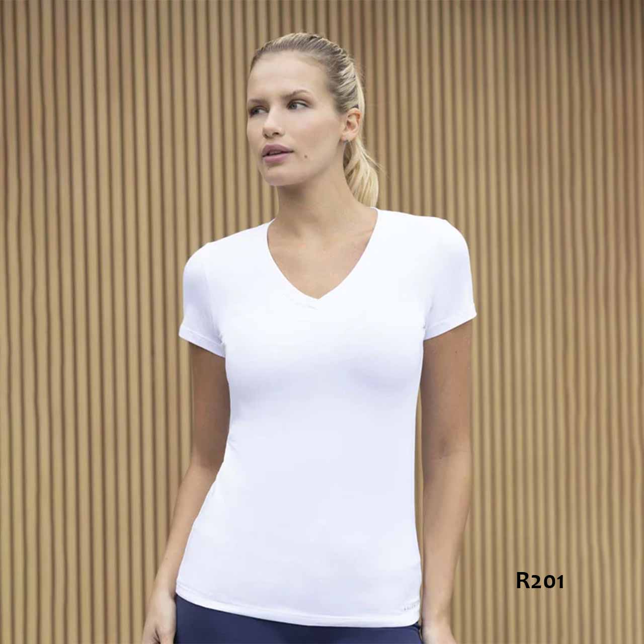 BP - R201 - Remera de algodón y lycra. Cuello V