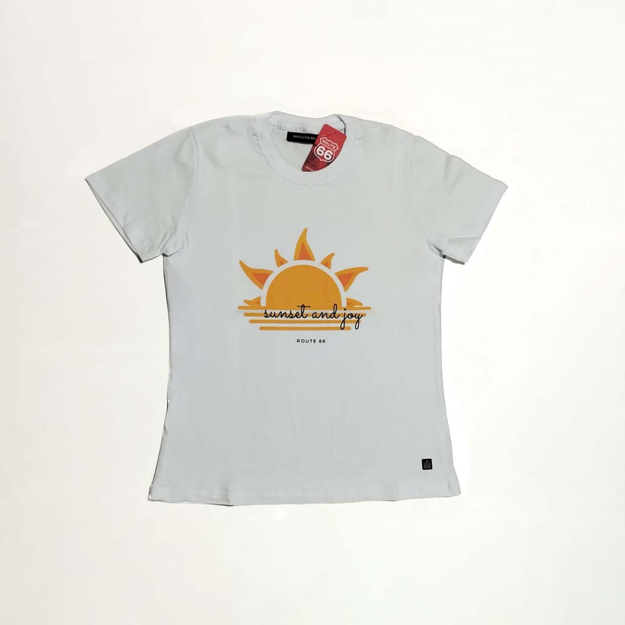 Remera básica con serigrafía para mujer. Cuello redondo